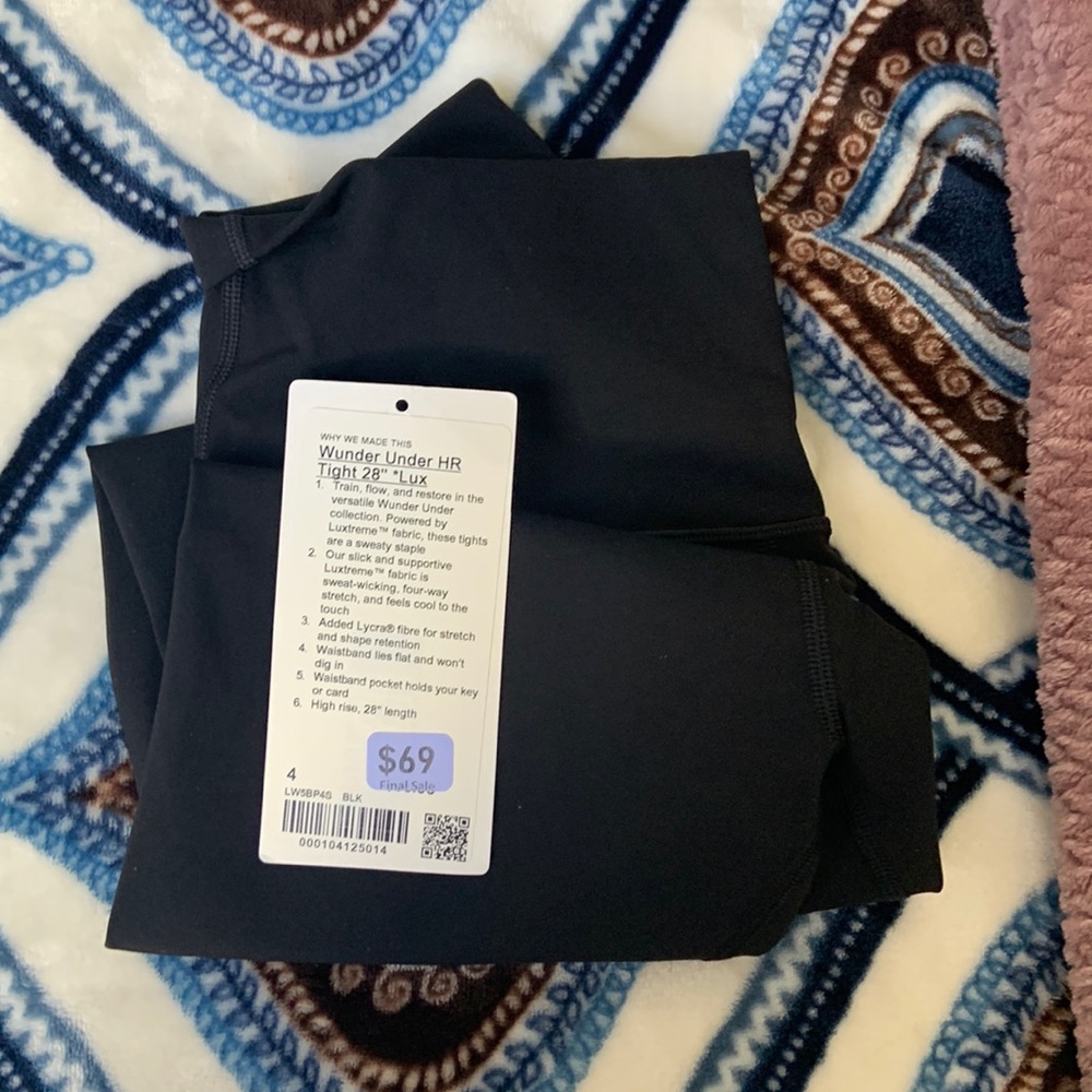 Iululemon  black leggings never been worn wundertrack